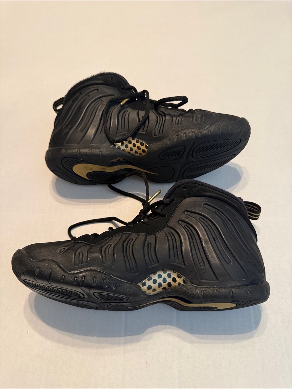 Nike Air Youth Foamposite Pro Black Metallic Gold (GS) Size 6.5Y - Picture 2 of 12